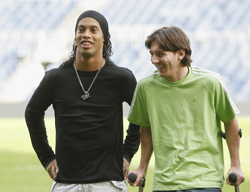 阿尔梅勒主帅：球队水平稳步上升，如果击败福图纳绝对算爆冷（阿尔梅勒主帅：球队稳步提升，若击败福图纳将属爆冷）