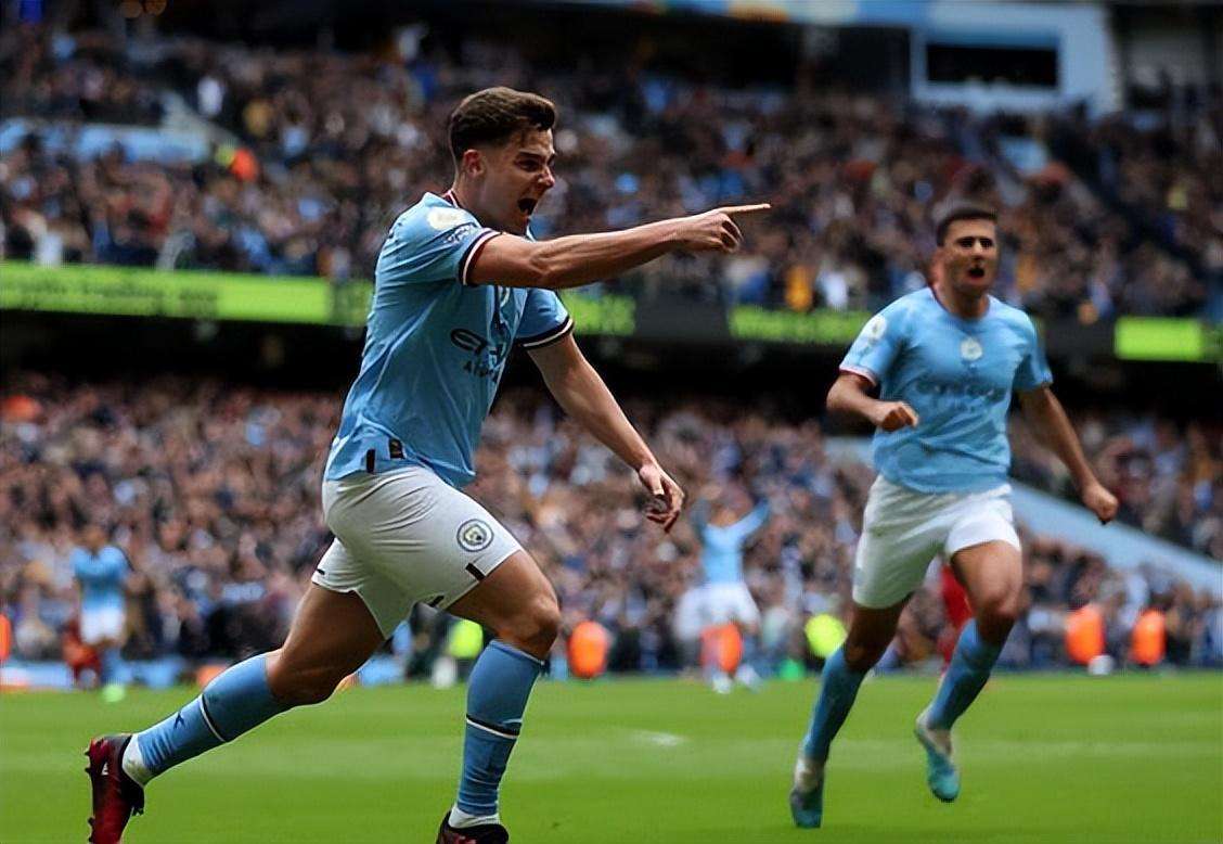 1.5亿买两个同水平的边角料中锋，曼联真是神人