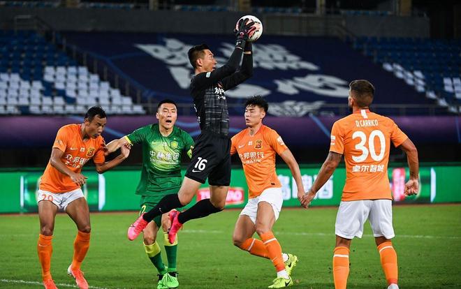 姆巴佩打入个人皇马年度第55球，距离队史C罗纪录仅差4球（姆巴佩本年度为皇马进球达55球，距C罗队史纪录仅差4球）