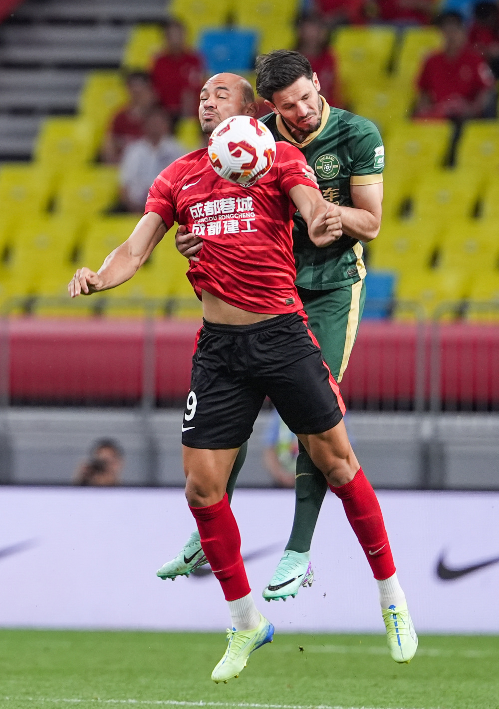 英超最新积分战报 水晶宫超切尔西冲进前4（英超积分榜最新形势：水晶宫反超切尔西跻身前四）