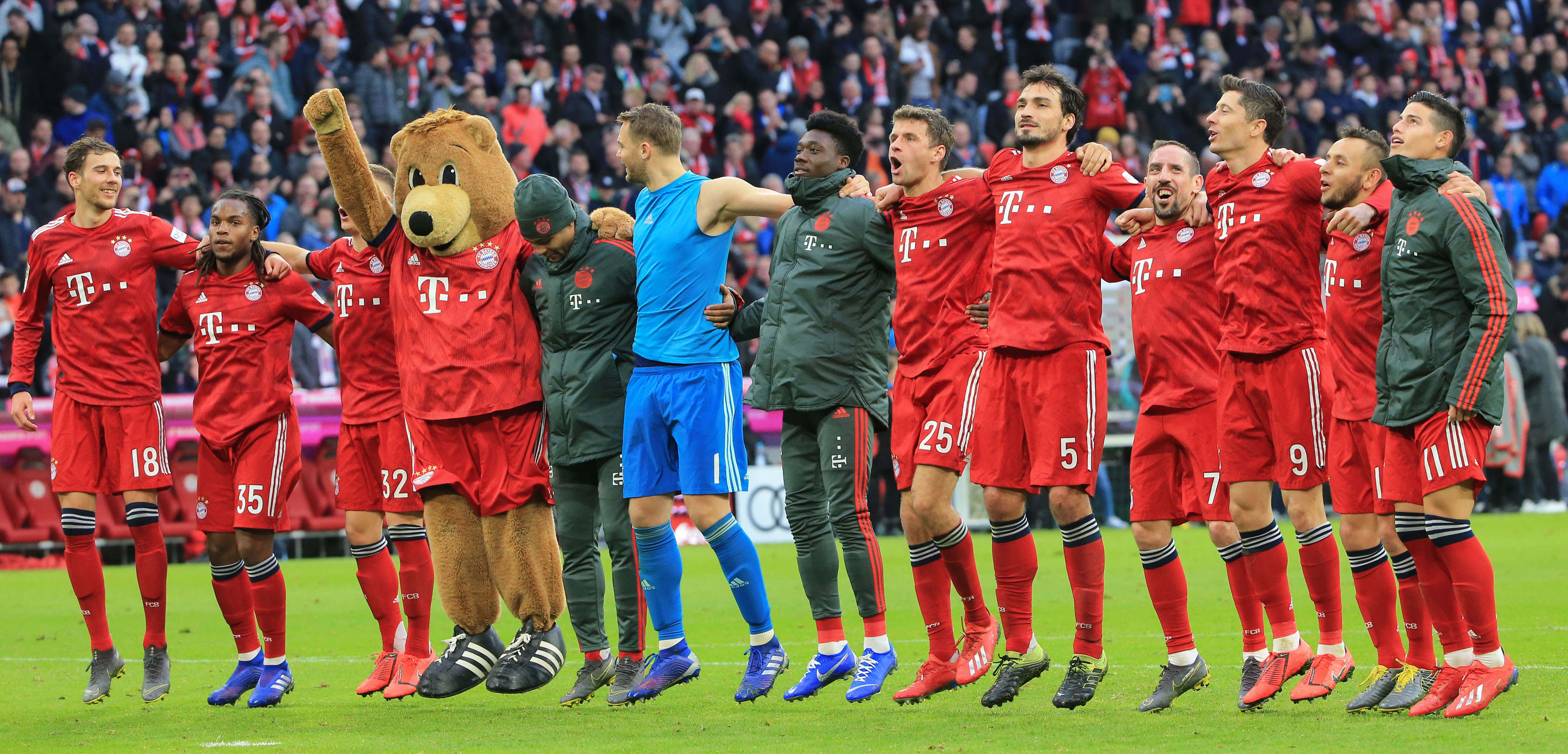 里沙利松晒AI制作孙兴慜雕像图，并艾特热刺官方“请安排”