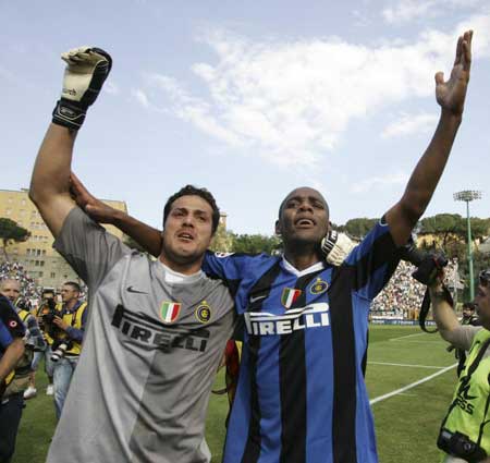 英女杯1／4决赛：利物浦女足1-9切尔西遭淘汰，枪手女足晋级（英女杯1／4决赛：切尔西女足9-1横扫利物浦，阿森纳女足晋级四强）