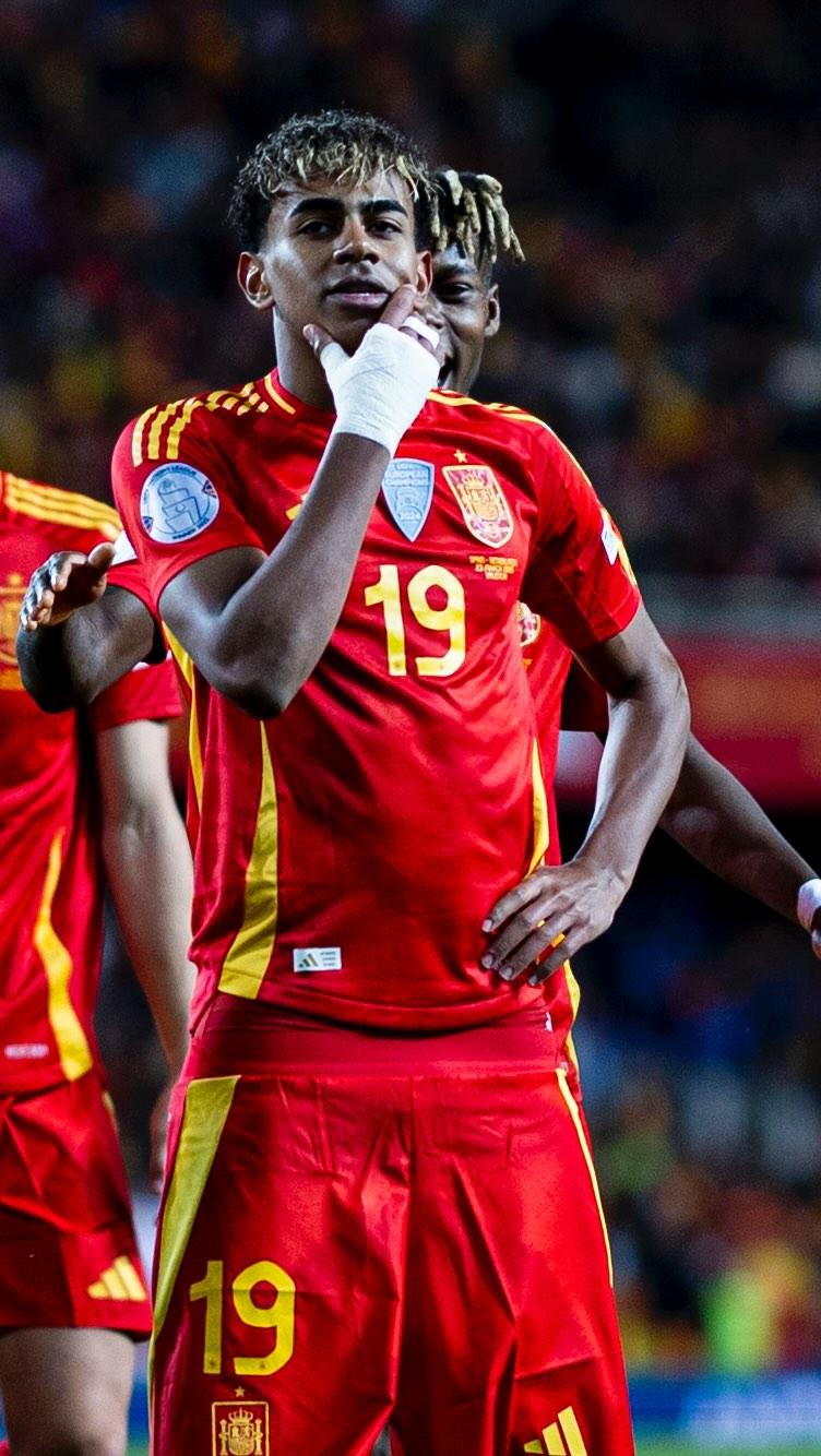 莱万完成欧洲五大联赛500场里程碑，打进389球仅次梅罗（莱万五大联赛500场达成：389球仅逊梅罗）