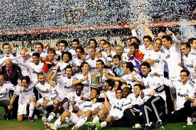 名宿们都拥护梅努？阿莫林：你很难把B费拿下，这是唯一原因（名宿都力挺梅努？阿莫林：B费几乎不可能被换下，这就是唯一原因）