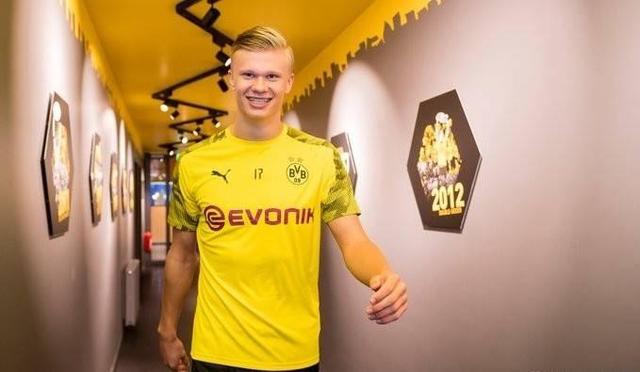 米体：索默犯了不少错，国米在寻找靠谱的一门