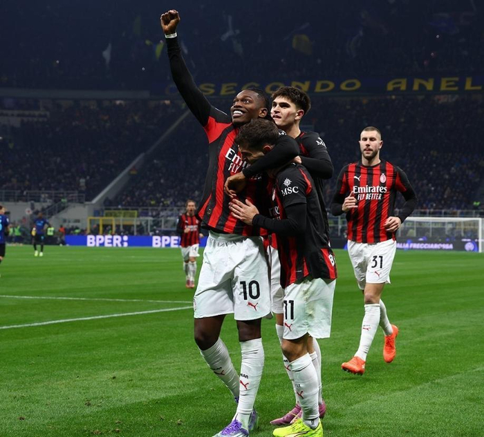 美媒：东契奇直接开着布加迪跑车来到今日与独行侠的比赛现场