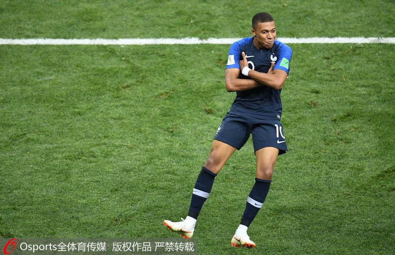 西甲半场：莫雷诺、科斯塔破门，比利亚雷亚尔1-1马略卡（西甲半场：莫雷诺与科斯塔互破门，比利亚雷亚尔暂1-1马略卡）