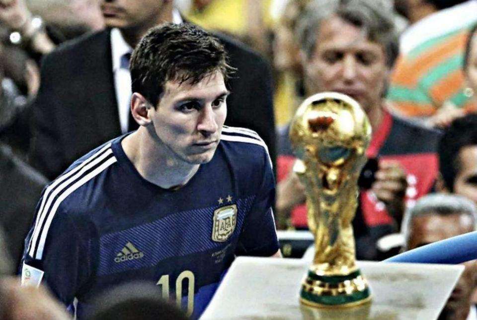 巴顿：李嗣镕一直很努力地训练，他的中超首秀应该是满分（巴顿称李嗣镕训练刻苦，中超处子秀堪称满分）