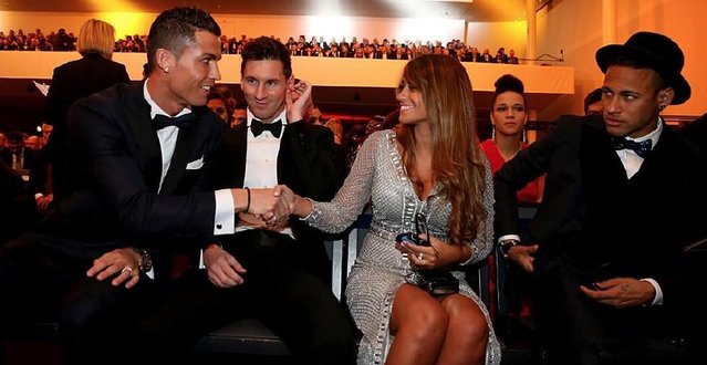 澳超半场：泰勒、罗斯造杀机，喷气机暂0-0悉尼FC（澳超半场战报：泰勒、罗斯频造险情，纽卡斯尔喷气机暂0-0悉尼FC）