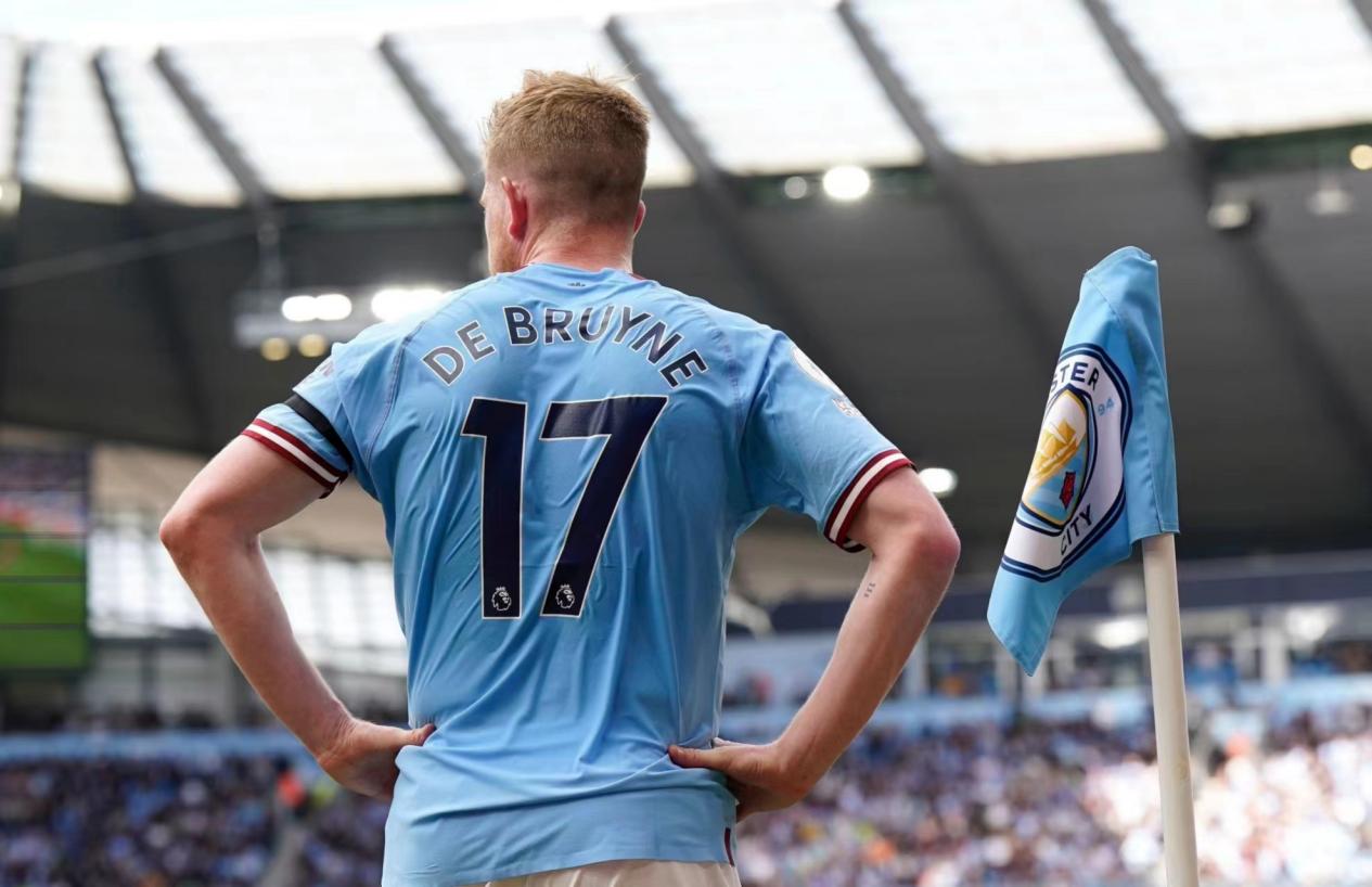 法尔克：纽卡等队曾想引进卡尔，但拜仁抢先与球员完成续约