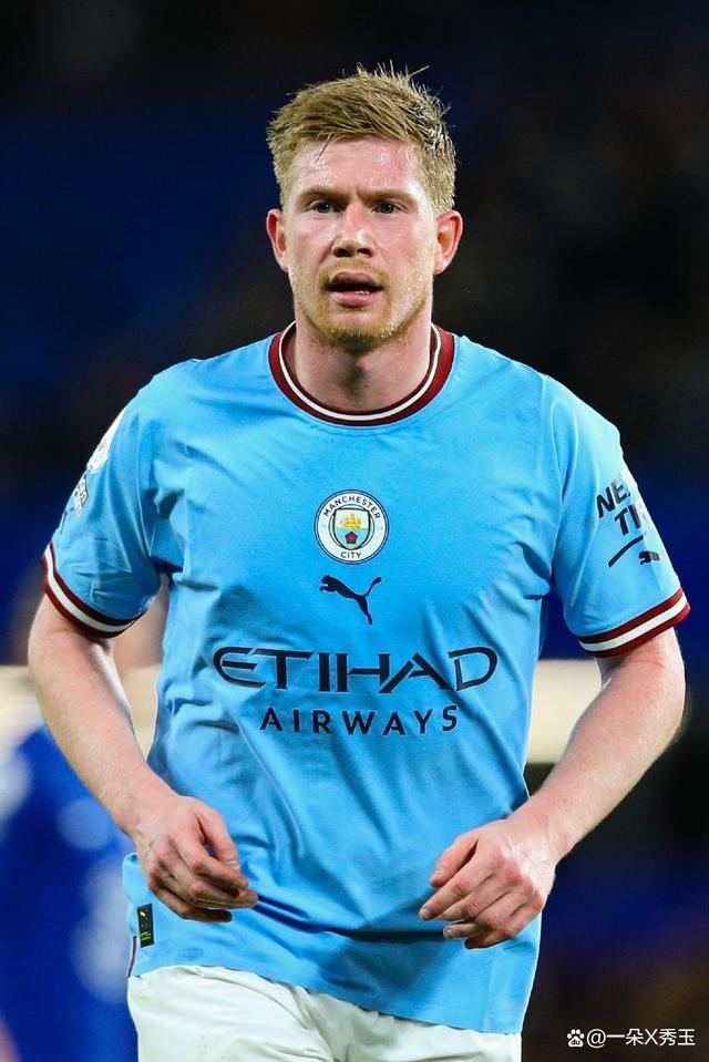 封烟呢？荷甲阿贾克斯vs格罗宁根因为烟雾太大被终止