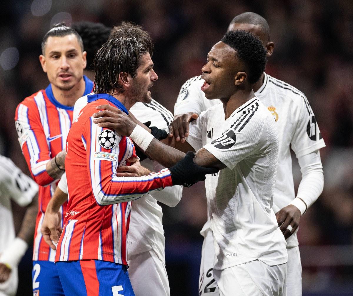 又伤了！巴萨官方：奥尔莫左肩脱臼，预计伤缺一个月