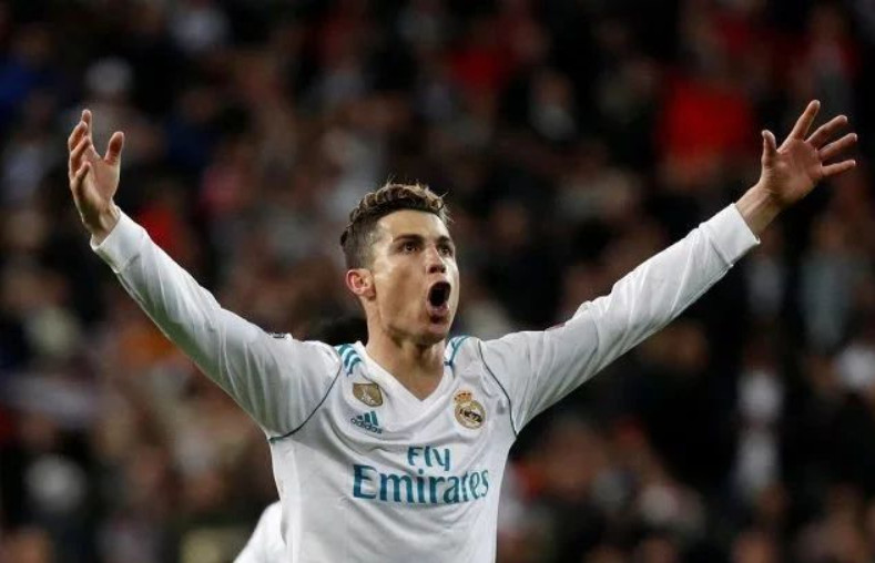 英超15轮阿森纳1-2负维拉仍居榜首，曼城3-0胜桑德兰紧追（英超第15轮：阿森纳1-2不敌维拉仍领跑，曼城3-0胜桑德兰紧追其后）